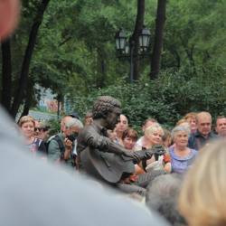 Теперь у Владивостока есть новая достопримечательность – поющий памятник #10