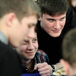 Вчера в городе завершились «Школьные интеллектуальные бои-2014», организованные управлением до делам молодежи администрации Владивостока и Клубом умных игр #9