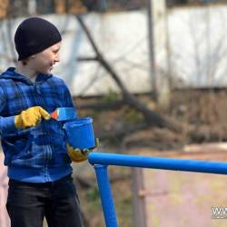 Трудовые коллективы предприятий Владивостока, школьники, студенты, жители домов уже начали проводить свои субботники #23