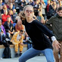 Продолжавшийся все лето танцевальный фестиваль StreetAir завершился в прошедшие выходные грандиозным финалом: соревнование шести танцоров и их команд собрало около тысячи зрителей #26