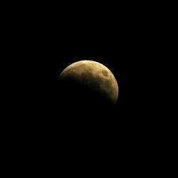 Полностью тень Земли закрыла Луну около 21.25 #4