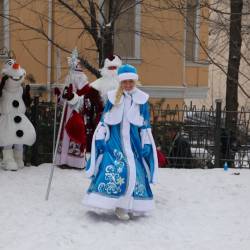 Во Владивостоке прошёл «Народный слёт Дедов Морозов и Снегурочек» #19