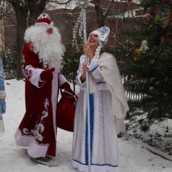 Во Владивостоке прошёл «Народный слёт Дедов Морозов и Снегурочек» #25