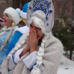 Во Владивостоке прошёл «Народный слёт Дедов Морозов и Снегурочек» #27