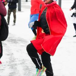Сподвижники здорового образа жизни в морозную субботу "отрепетировали" забег, который городские власти планируют на 1 января #6