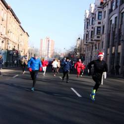 150 горожан утром 1 января 2016-го вышли на костюмированную пробежку #5
