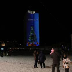 Трехмерное изображение можно увидеть на центральной площади города до 31 декабря #3