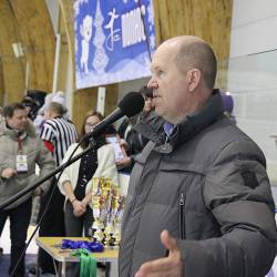 Хоккеистам вручили  сертификат на 50 000 рублей #13