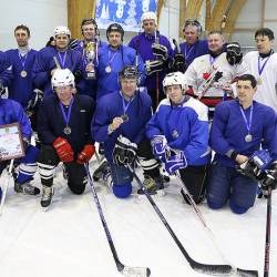 Хоккеистам вручили  сертификат на 50 000 рублей #15