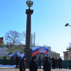 День защитника Отечества отметили возложением цветов к стеле "Город воинской славы" #1