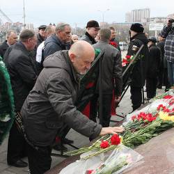 Сразу две торжественных церемонии возложения венков и цветов состоялись в приморской столице #18