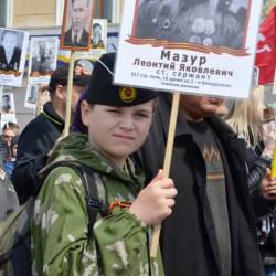 Шествие горожан с портретами погибших воинов в руках стало традицией в столице Приморья #35