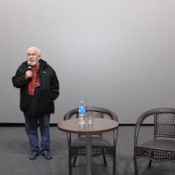 Знаменитый режиссер посмотрел свой фильм вместе со зрителями во Владивостоке #16
