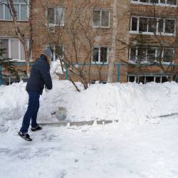 Уборка снега проходит во всех районах города #5