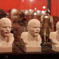 Во Владивостоке открылась выставка, посвященная Ленину #17