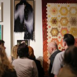 ​От батика до войлока – все виды художественного текстиля представлены на выставке в Союзе художников #5
