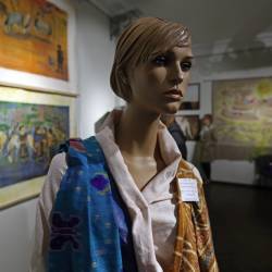 ​От батика до войлока – все виды художественного текстиля представлены на выставке в Союзе художников #19