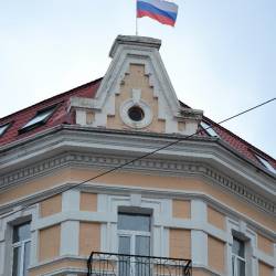 Корреспондент РИА VladNews проверил состояние флагов в приморской столице #12