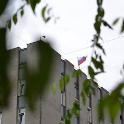 Корреспондент РИА VladNews проверил состояние флагов в приморской столице #23