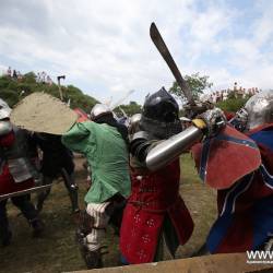 Фестиваль объединил сотни неравнодушных к рыцарским временам людей #33