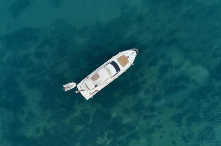 Ремонт элитной лодки в Приморье закончился судом