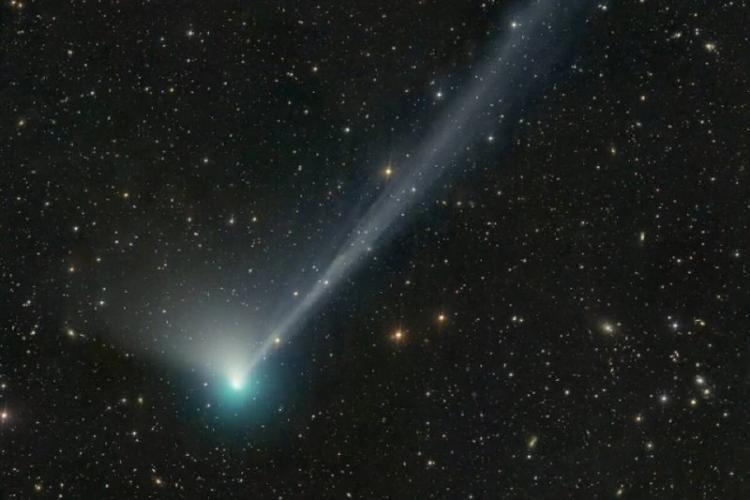 В начале февраля жители Земли увидят на небе зеленую комету