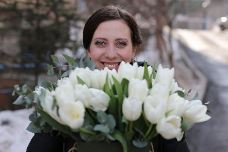 Во Владивостоке раздают места для торговли цветами к 8 марта