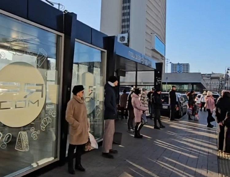 Мэрия Владивостока вмешалась в ситуацию с «платной» автобусной остановкой