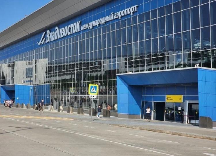 За три месяца аэропорт Владивостока обслужил 560 тысяч пассажиров