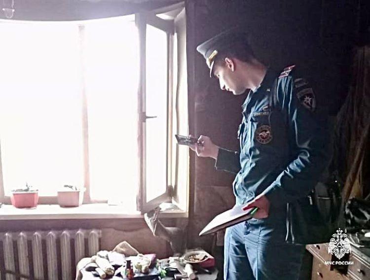 В сгоревшей квартире во Владивостоке пожарные нашли тело женщины
