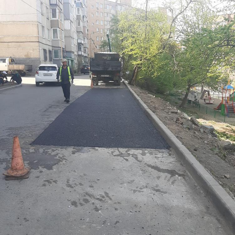 Несколько улиц заасфальтировали за выходные во Владивостоке