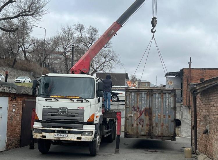 Санитарный двухмесячник во Владивостоке продолжается