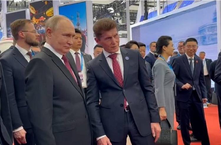 Владимир Путин стал первым гостем павильона Приморья на ЭКСПО в Харбине