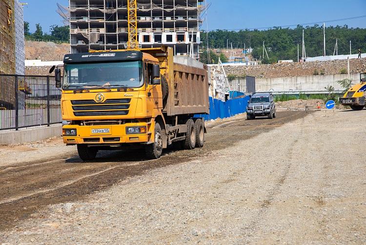 Дороги строят в микрорайоне Патрокл во Владивостоке