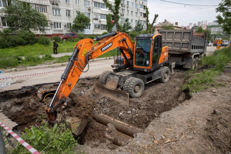 Теплосети ремонтируют во Владивостоке