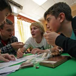 Вчера в городе завершились «Школьные интеллектуальные бои-2014», организованные управлением до делам молодежи администрации Владивостока и Клубом умных игр #1