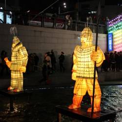 Световыми инсталляциями сеульцы и туристы любовались больше 2 недель #5