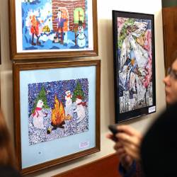 Ученики школ искусств города рисовали зиму, Деда Мороза и метель #2