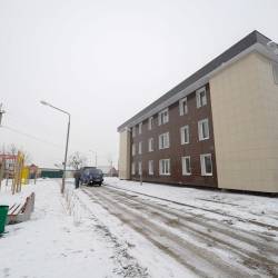 Глава Владивостока Игорь Пушкарёв поздравил новоселов, переехавших из аварийного жилья в новые дома на ул. Порт-Артурской #2