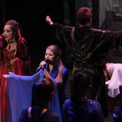 Поистине "шекспировские" страсти кипели на сцене Большого зала Приморской филармонии #12
