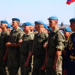 Элита российской армии встретила профессиональный праздник #80