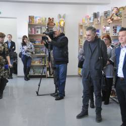 Гости мероприятия положительно отозвались о новой "читальне" #10