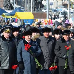 День защитника Отечества отметили возложением цветов к стеле "Город воинской славы" #4