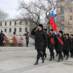 Сразу две торжественных церемонии возложения венков и цветов состоялись в приморской столице #5