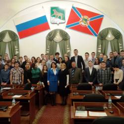 Свой "круглый стол" будущие политологи провели прямо в зале заседаний Думы Владивостока #7