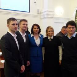 Свой "круглый стол" будущие политологи провели прямо в зале заседаний Думы Владивостока #10