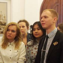 Свой "круглый стол" будущие политологи провели прямо в зале заседаний Думы Владивостока #12