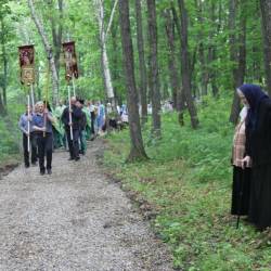 Четыре сотни православных паломников прибыли к особо чтимой в Приморье святыне - источнику Св. Тихона #2