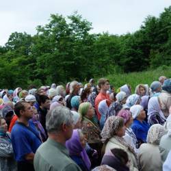 Четыре сотни православных паломников прибыли к особо чтимой в Приморье святыне - источнику Св. Тихона #12