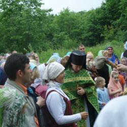 Четыре сотни православных паломников прибыли к особо чтимой в Приморье святыне - источнику Св. Тихона #16